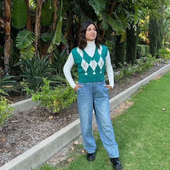 Argyle Sweater Vest Black/Multicolor V-Neck Soft Cozy Knitted Green/Jade - Picture 2 of 3